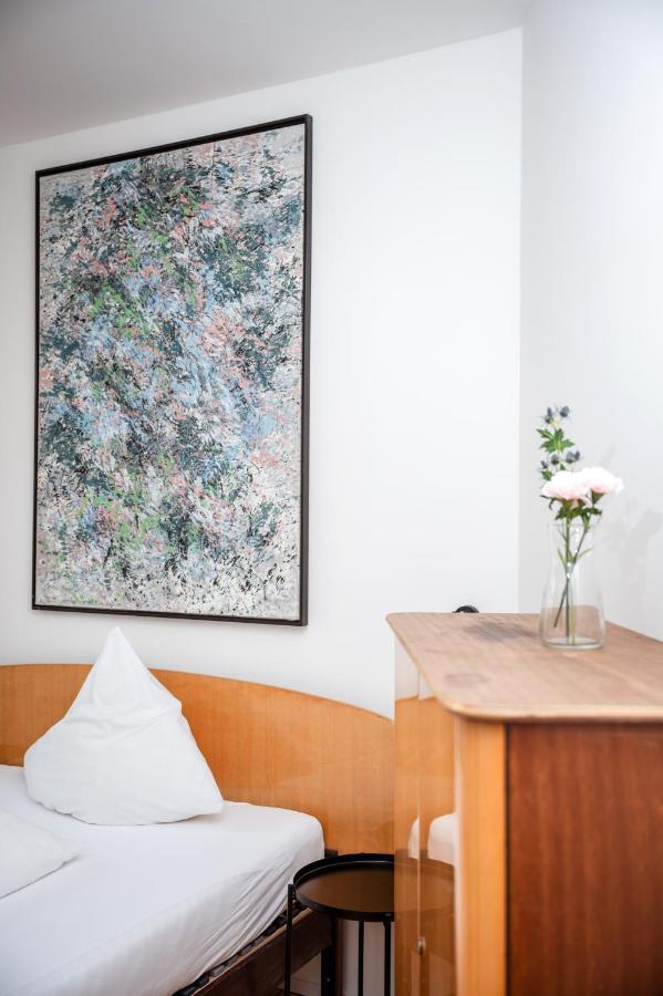 Kuenstlerzimmer Im Kulturhaus Haeselburg ゲーラ エクステリア 写真