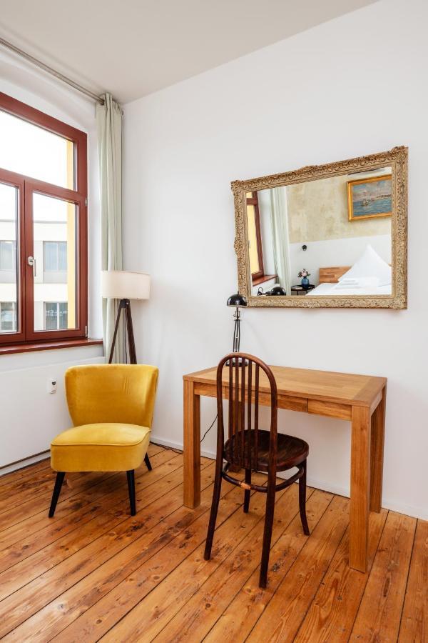 Kuenstlerzimmer Im Kulturhaus Haeselburg ゲーラ エクステリア 写真