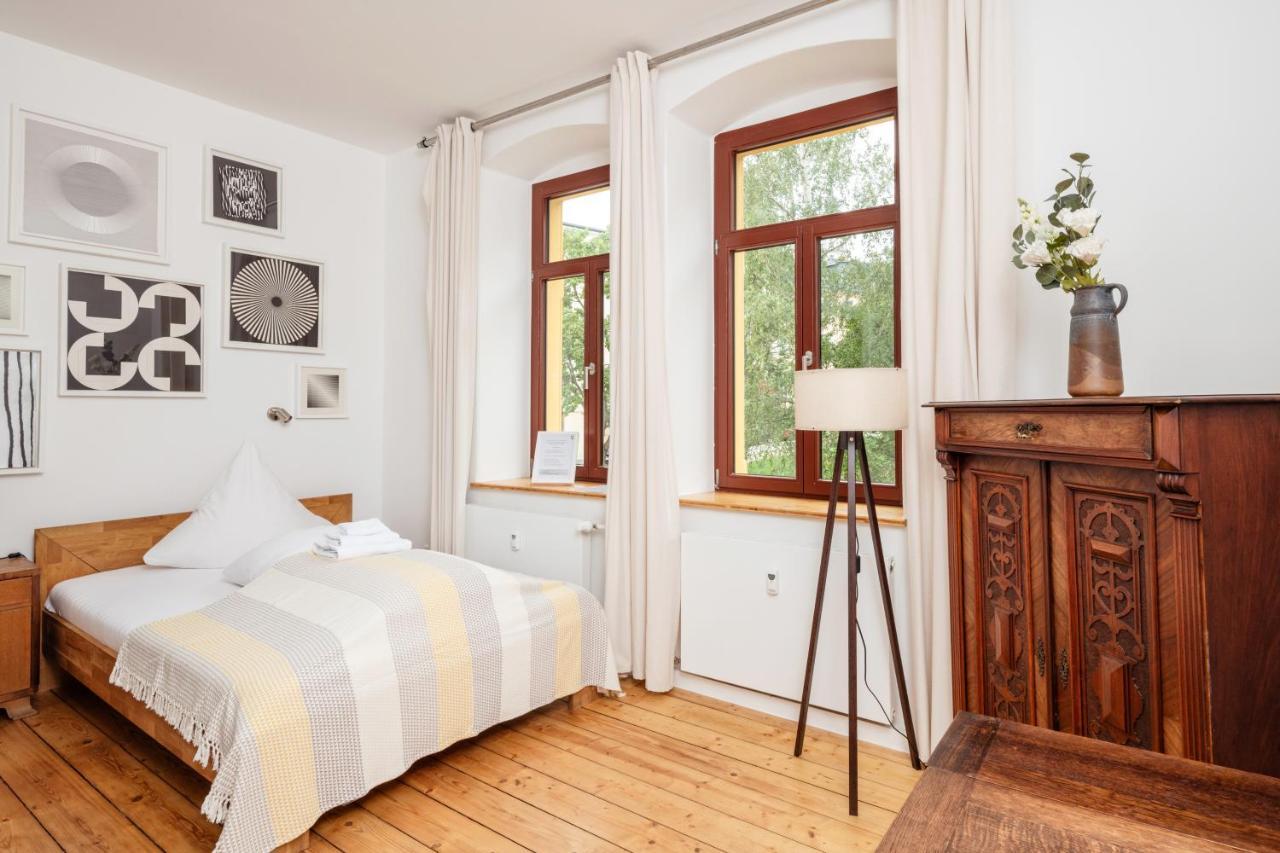Kuenstlerzimmer Im Kulturhaus Haeselburg ゲーラ エクステリア 写真