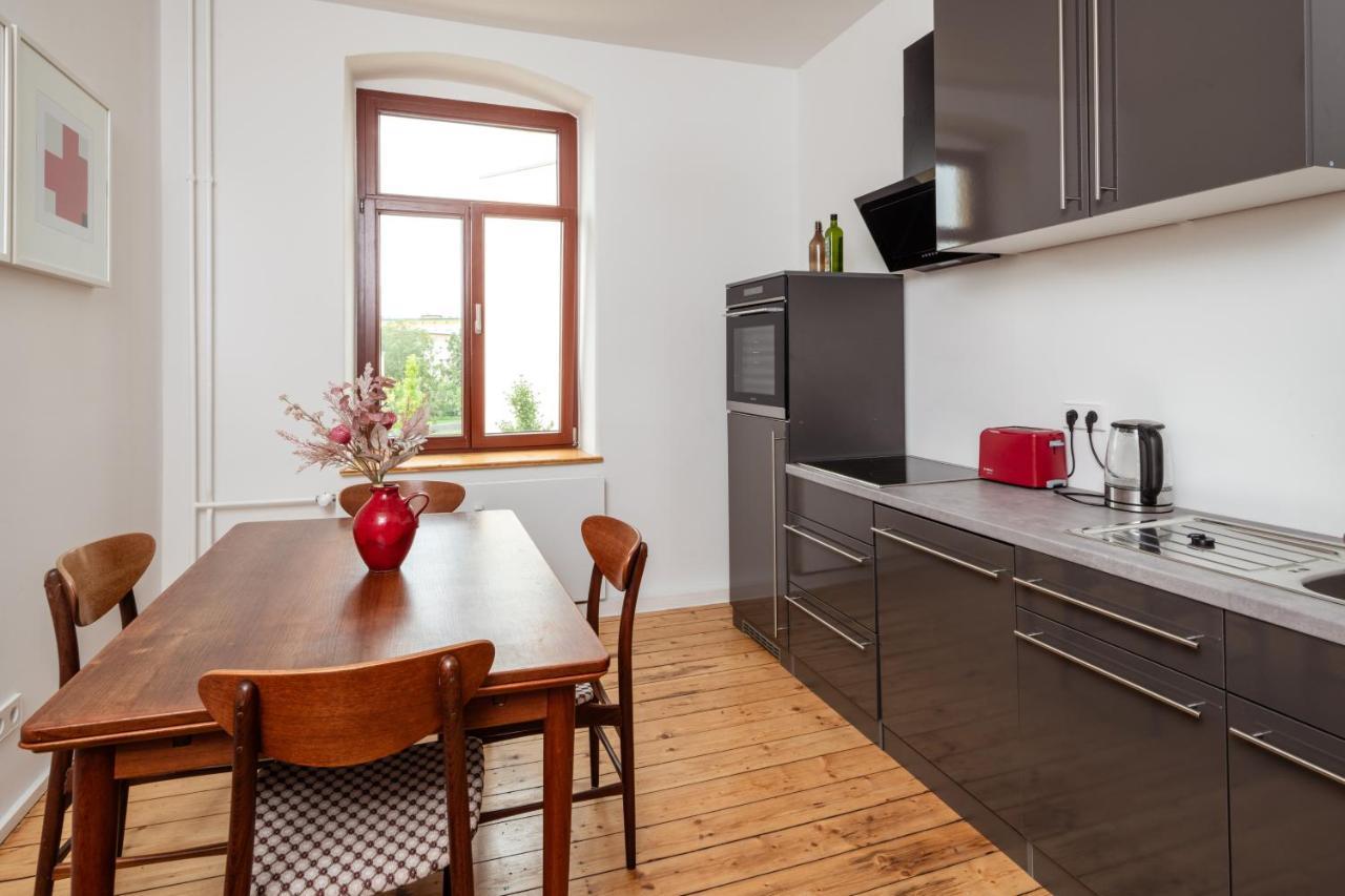 Kuenstlerzimmer Im Kulturhaus Haeselburg ゲーラ エクステリア 写真