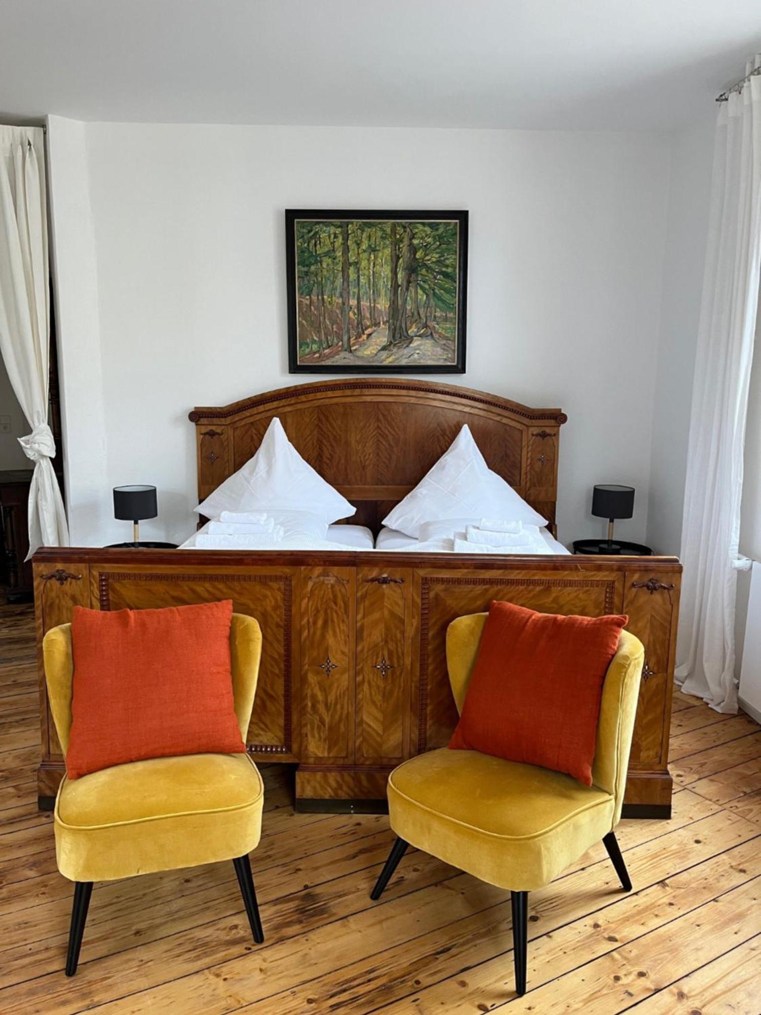 Kuenstlerzimmer Im Kulturhaus Haeselburg ゲーラ エクステリア 写真