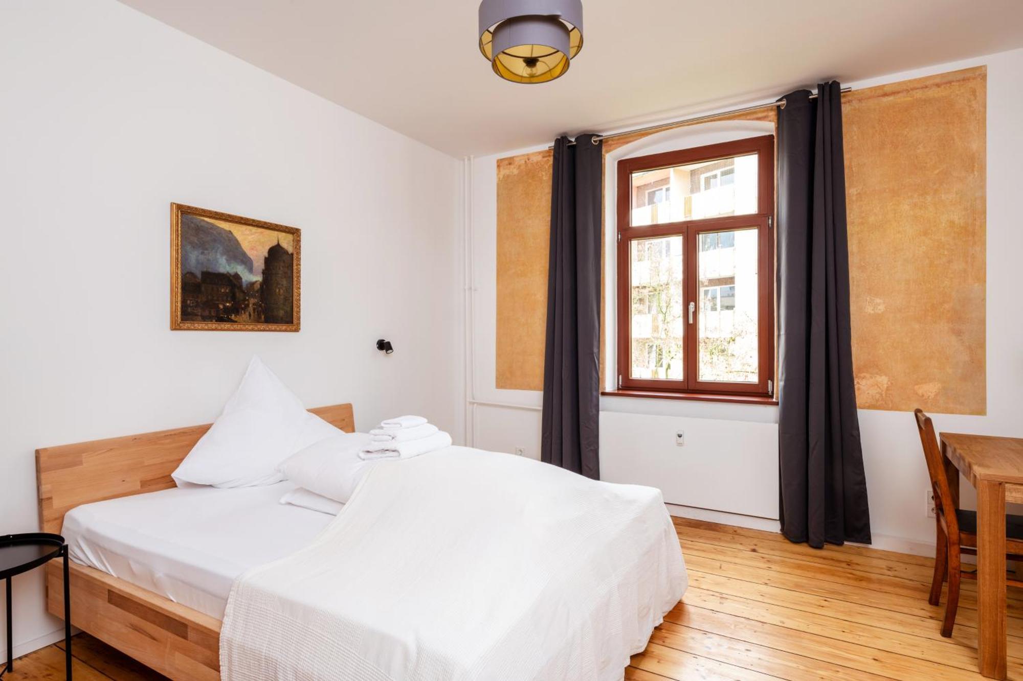 Kuenstlerzimmer Im Kulturhaus Haeselburg ゲーラ エクステリア 写真
