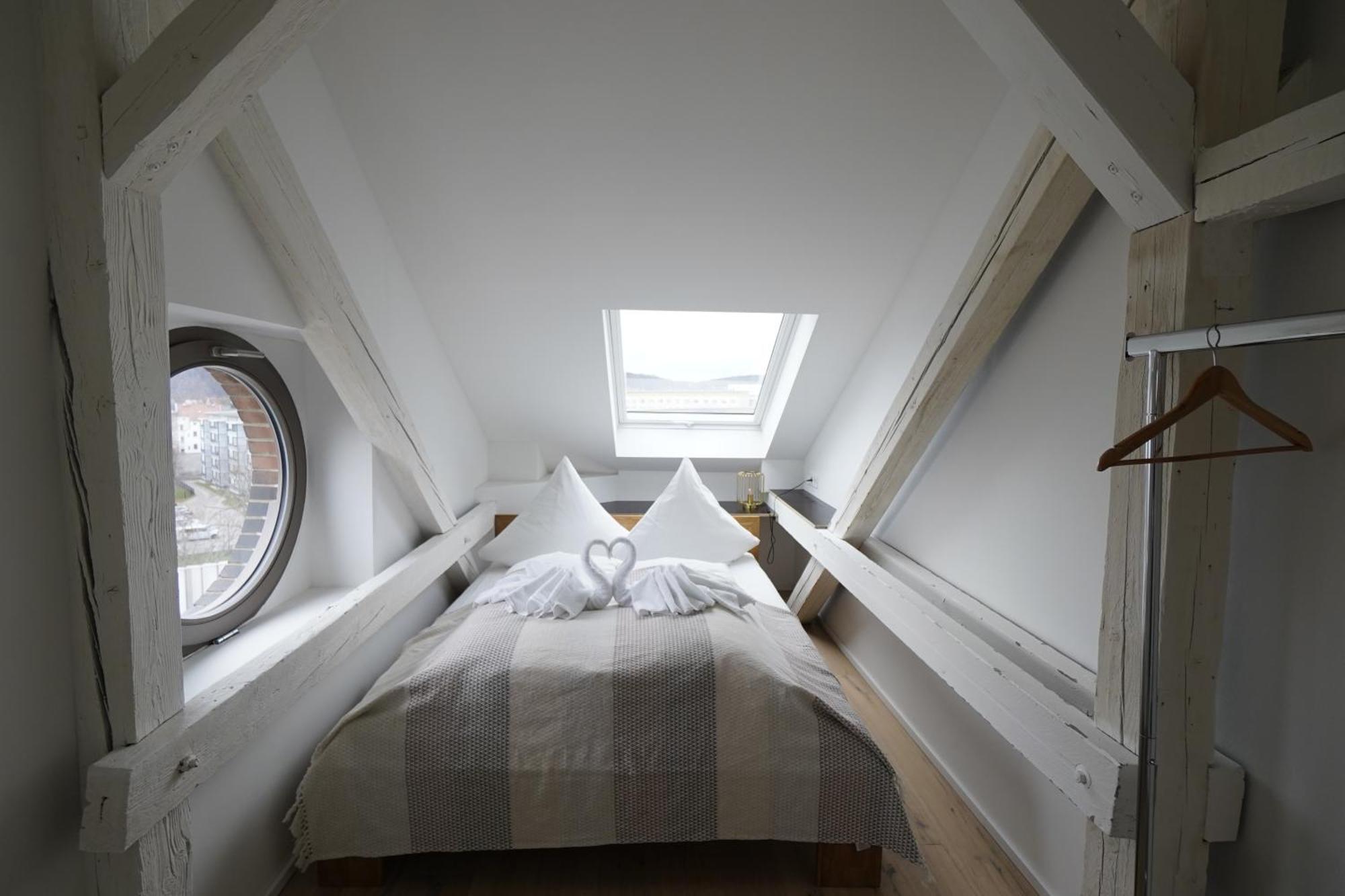 Kuenstlerzimmer Im Kulturhaus Haeselburg ゲーラ エクステリア 写真